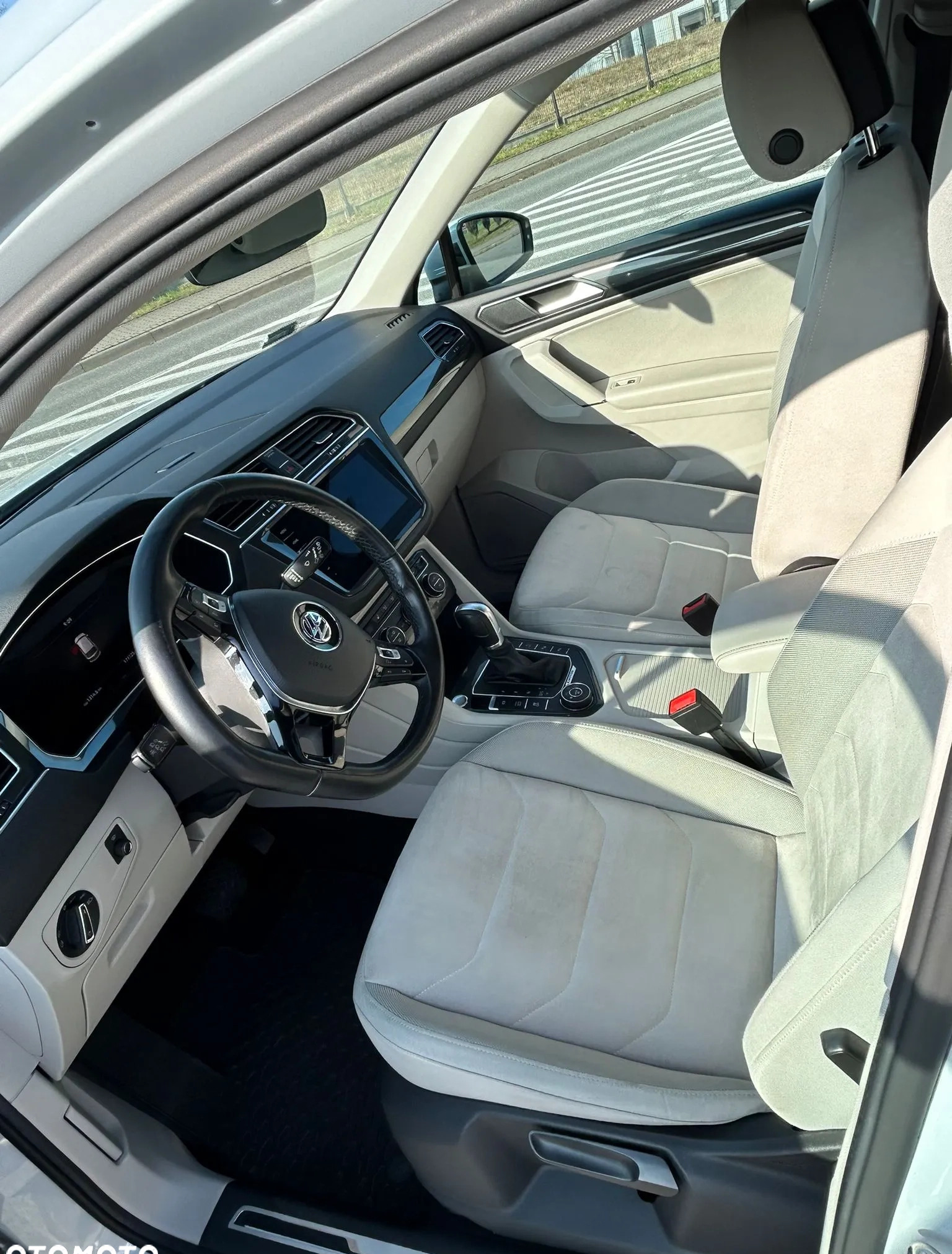 Volkswagen Tiguan cena 119500 przebieg: 177730, rok produkcji 2018 z Łódź małe 37